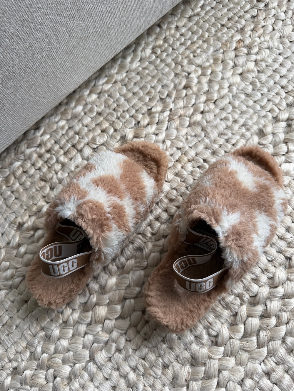 UGG Kids Fuzz Yeah Slide - Tan & Cream Plush Slippers